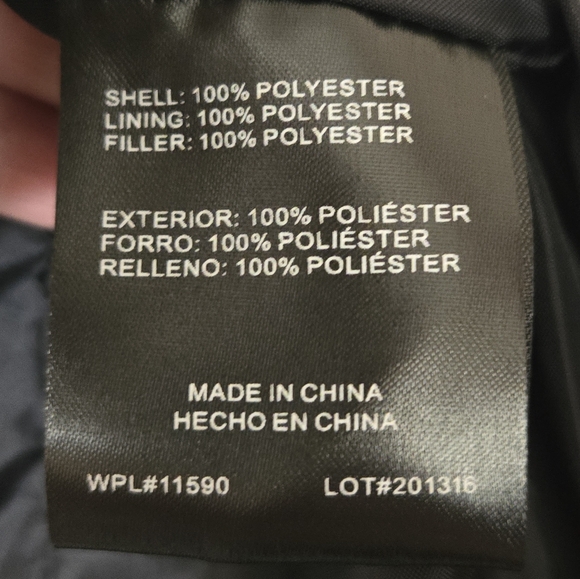 Weatherproof Black Insulated Zip-Up Puffer Vest, Medium, Zippered pockets, EUC - Picture 7 of 9